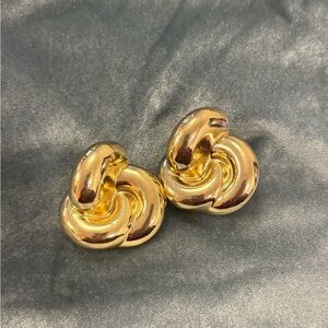 Elegant Gold Knot Earrings